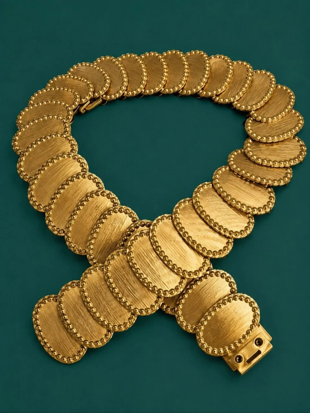 Vintage 1980s Gold Brushed Oval Metal Concho Stretch Belt